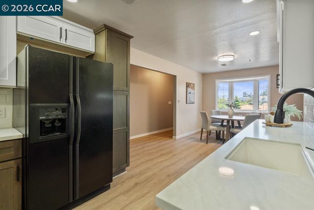 17786 Parker Rd, Castro Valley, CA 94546