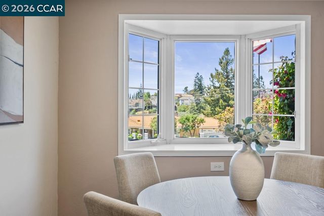 17786 Parker Rd, Castro Valley, CA 94546