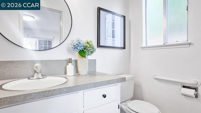 17786 Parker Rd, Castro Valley, CA 94546