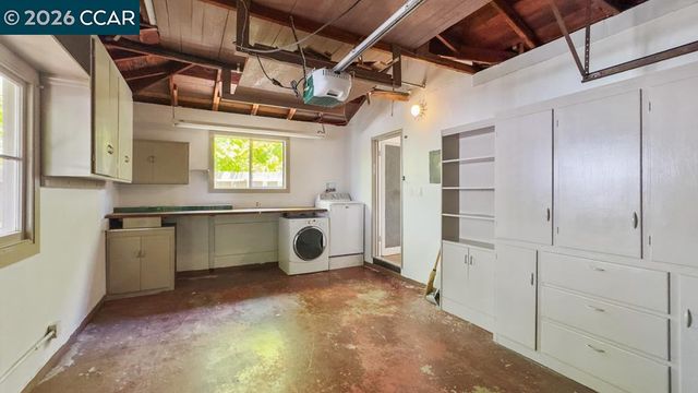 17786 Parker Rd, Castro Valley, CA 94546