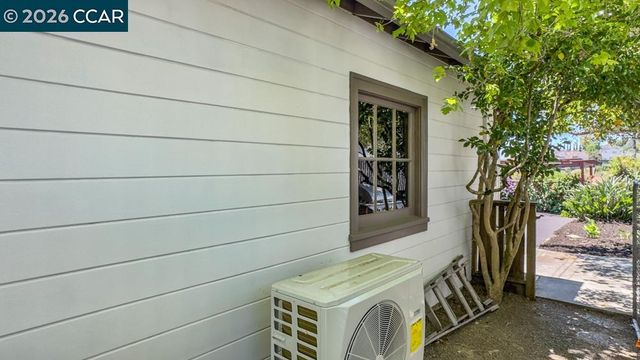 17786 Parker Rd, Castro Valley, CA 94546