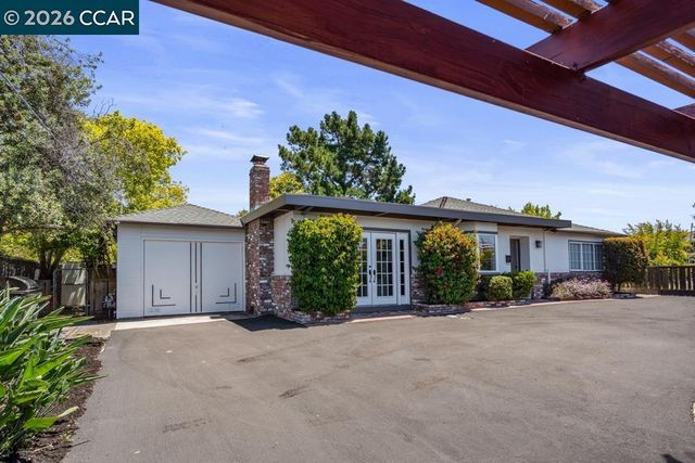 17786 Parker Rd, Castro Valley, CA 94546