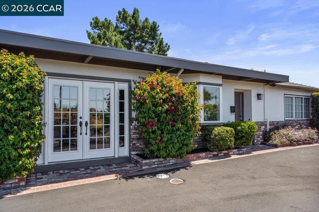 17786 Parker Rd, Castro Valley, CA 94546