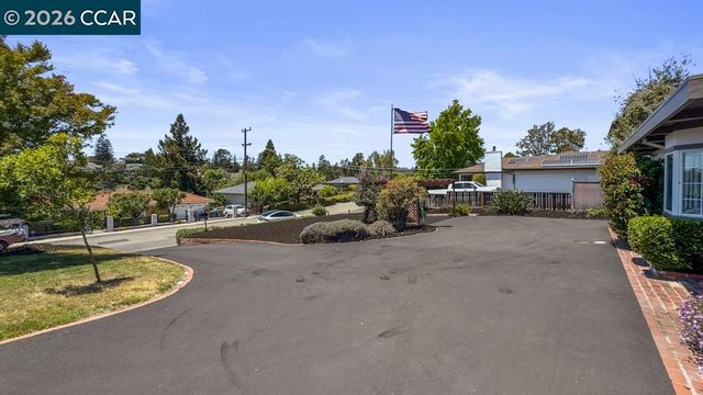 17786 Parker Rd, Castro Valley, CA 94546