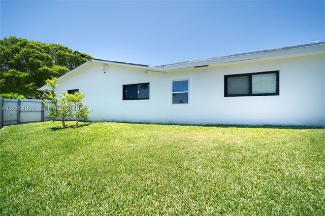 1301 Funston St, Hollywood, FL 33019