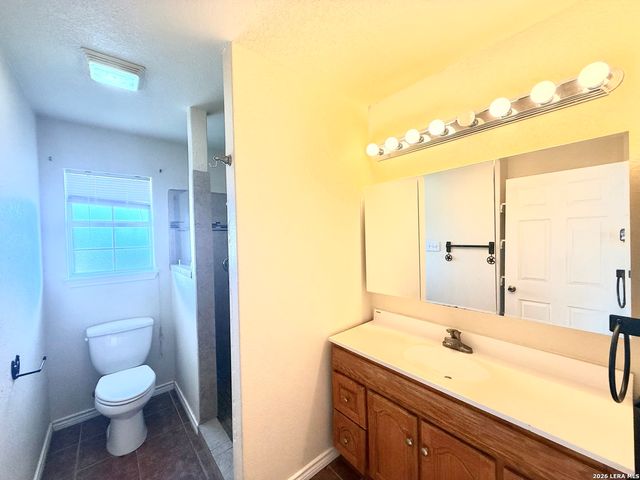 116 Palomino Trail, Natalia, TX 78059