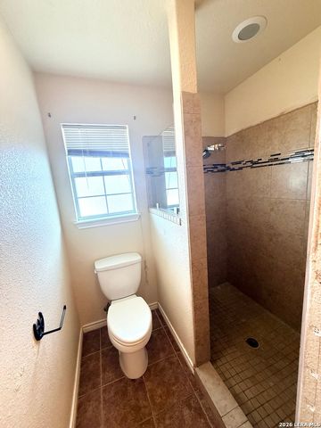 116 Palomino Trail, Natalia, TX 78059