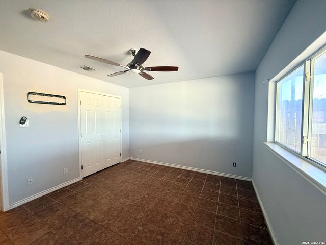 116 Palomino Trail, Natalia, TX 78059