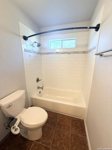 116 Palomino Trail, Natalia, TX 78059