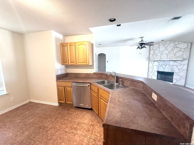116 Palomino Trail, Natalia, TX 78059