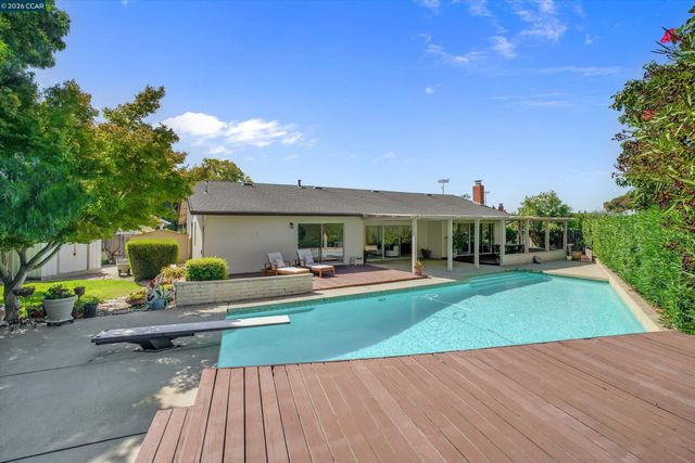 2975 Graymont Ct, Concord, CA 94518