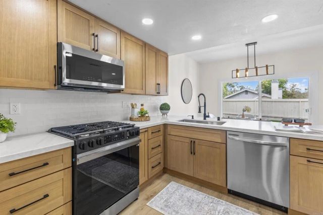 7902 Tinaja Lane, San Diego, CA 92139