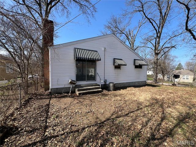 17 Lamar Drive, St Louis, MO 63136