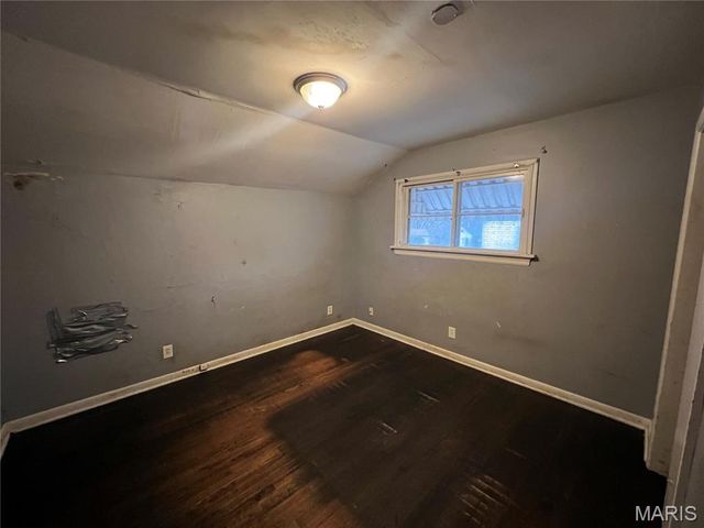 17 Lamar Drive, St Louis, MO 63136