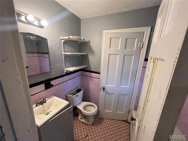 17 Lamar Drive, St Louis, MO 63136