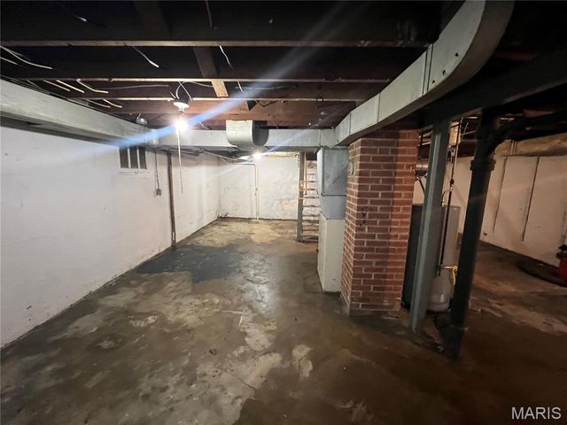 17 Lamar Drive, St Louis, MO 63136