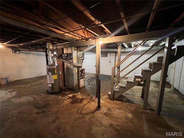 17 Lamar Drive, St Louis, MO 63136