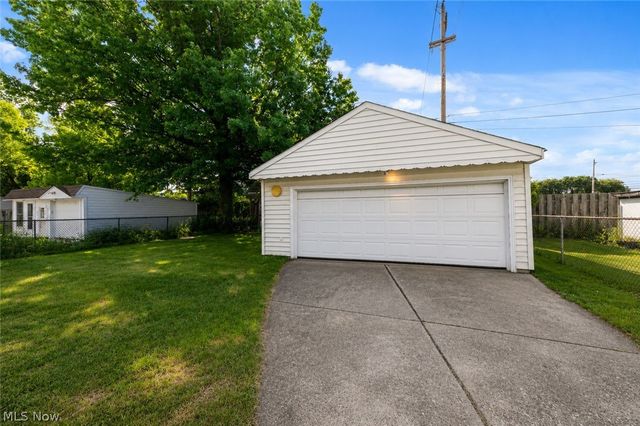 29002 Foxboro Street, Willowick, OH 44095
