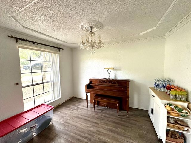 101 Timberview Court, Burleson, TX 76028