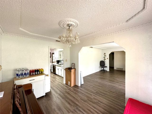 101 Timberview Court, Burleson, TX 76028