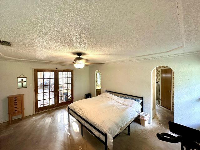 101 Timberview Court, Burleson, TX 76028