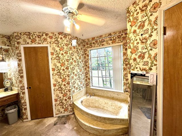 101 Timberview Court, Burleson, TX 76028