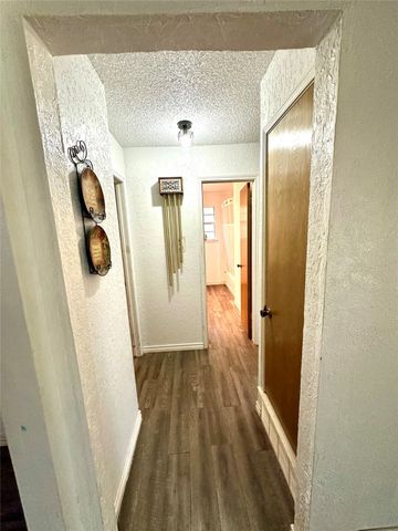 101 Timberview Court, Burleson, TX 76028