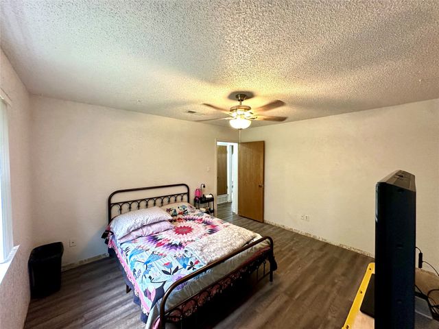 101 Timberview Court, Burleson, TX 76028