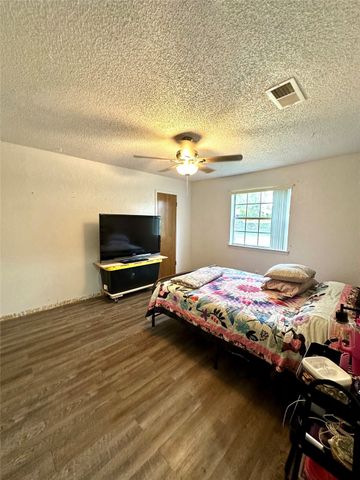 101 Timberview Court, Burleson, TX 76028