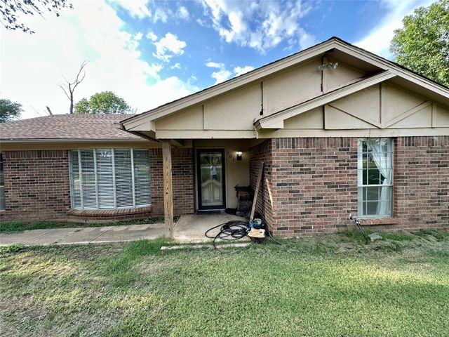 101 Timberview Court, Burleson, TX 76028