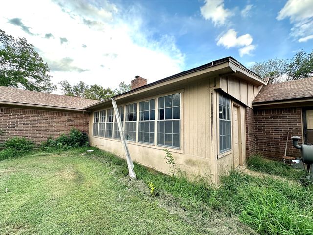 101 Timberview Court, Burleson, TX 76028