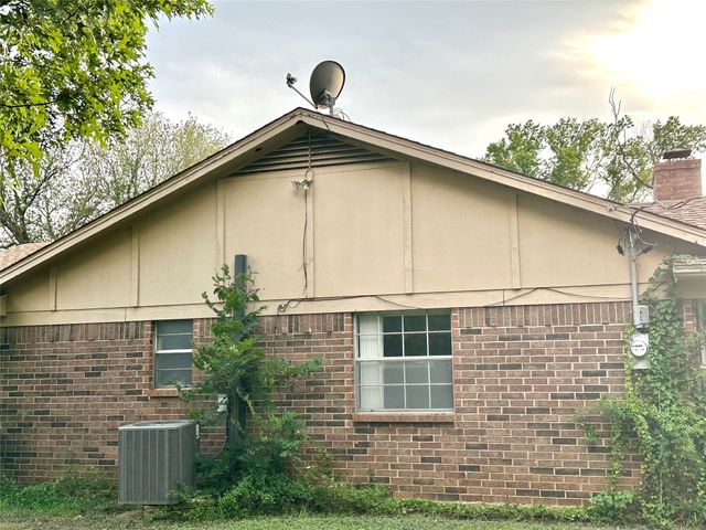 101 Timberview Court, Burleson, TX 76028