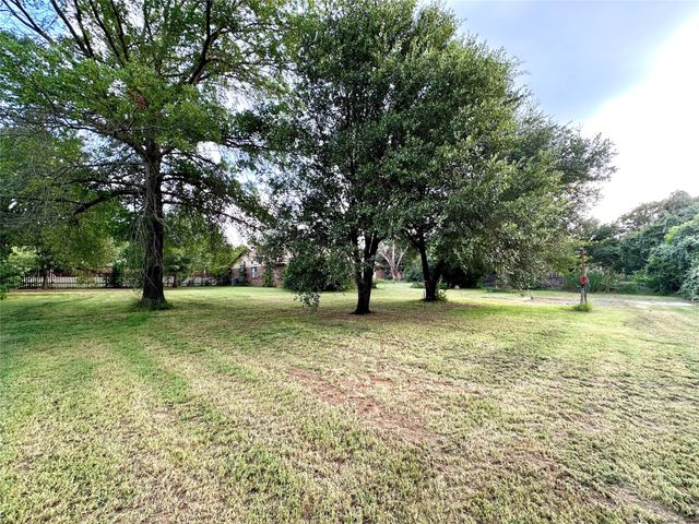 101 Timberview Court, Burleson, TX 76028