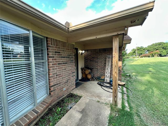 101 Timberview Court, Burleson, TX 76028