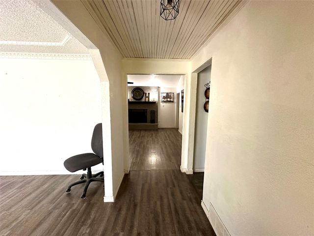 101 Timberview Court, Burleson, TX 76028