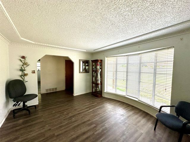 101 Timberview Court, Burleson, TX 76028