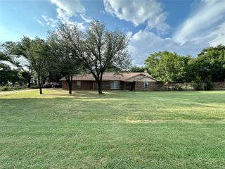 101 Timberview Court, Burleson, TX 76028