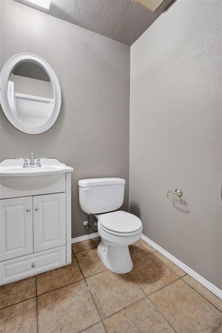 2905 Kathy Lane, Edmond, OK 73034