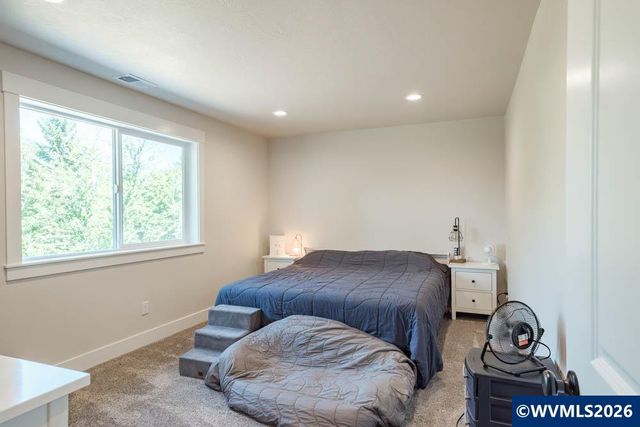 1443 45th Av, Sweet Home, OR 97386