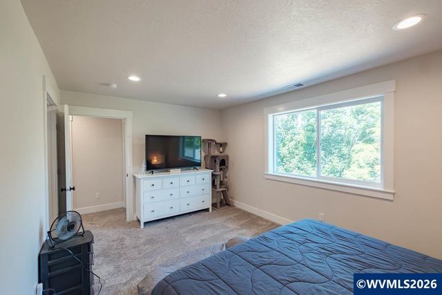 1443 45th Av, Sweet Home, OR 97386