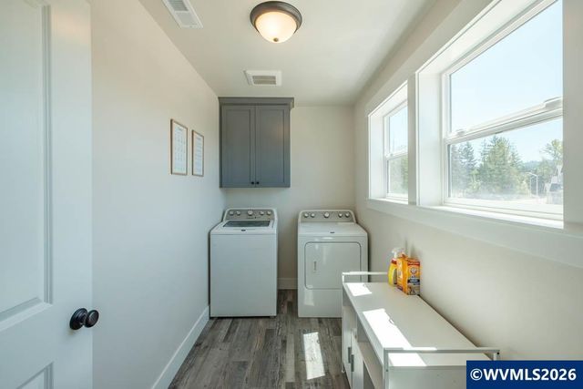 1443 45th Av, Sweet Home, OR 97386