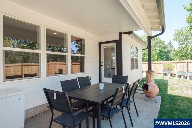 1443 45th Av, Sweet Home, OR 97386