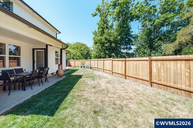 1443 45th Av, Sweet Home, OR 97386