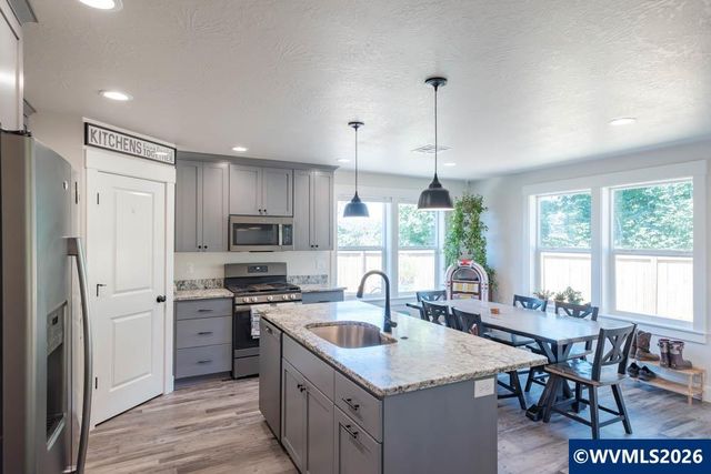 1443 45th Av, Sweet Home, OR 97386