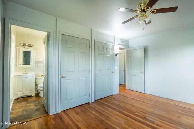 101 Taylor Rd, Oak Ridge, TN 37830