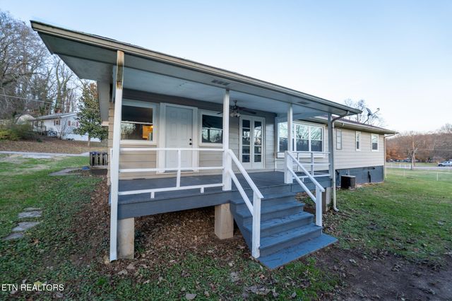 101 Taylor Rd, Oak Ridge, TN 37830