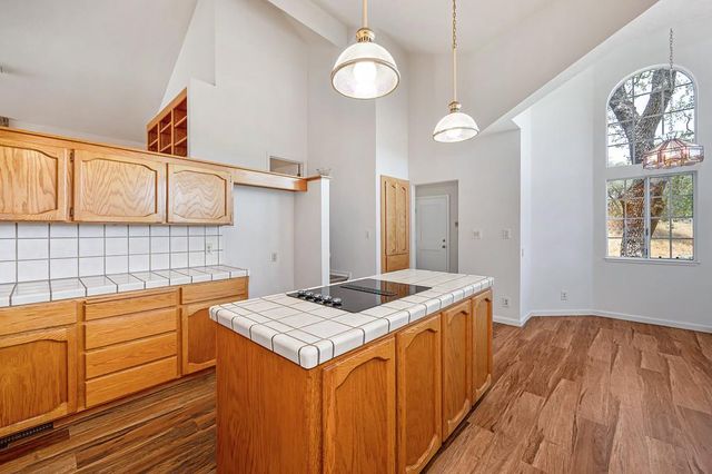 2072 Moonstone Cir, El Dorado Hills, CA 95762