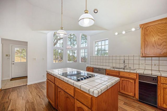 2072 Moonstone Cir, El Dorado Hills, CA 95762