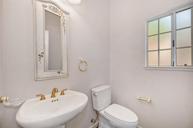 2072 Moonstone Cir, El Dorado Hills, CA 95762