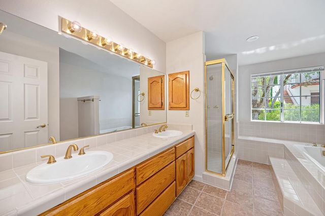 2072 Moonstone Cir, El Dorado Hills, CA 95762